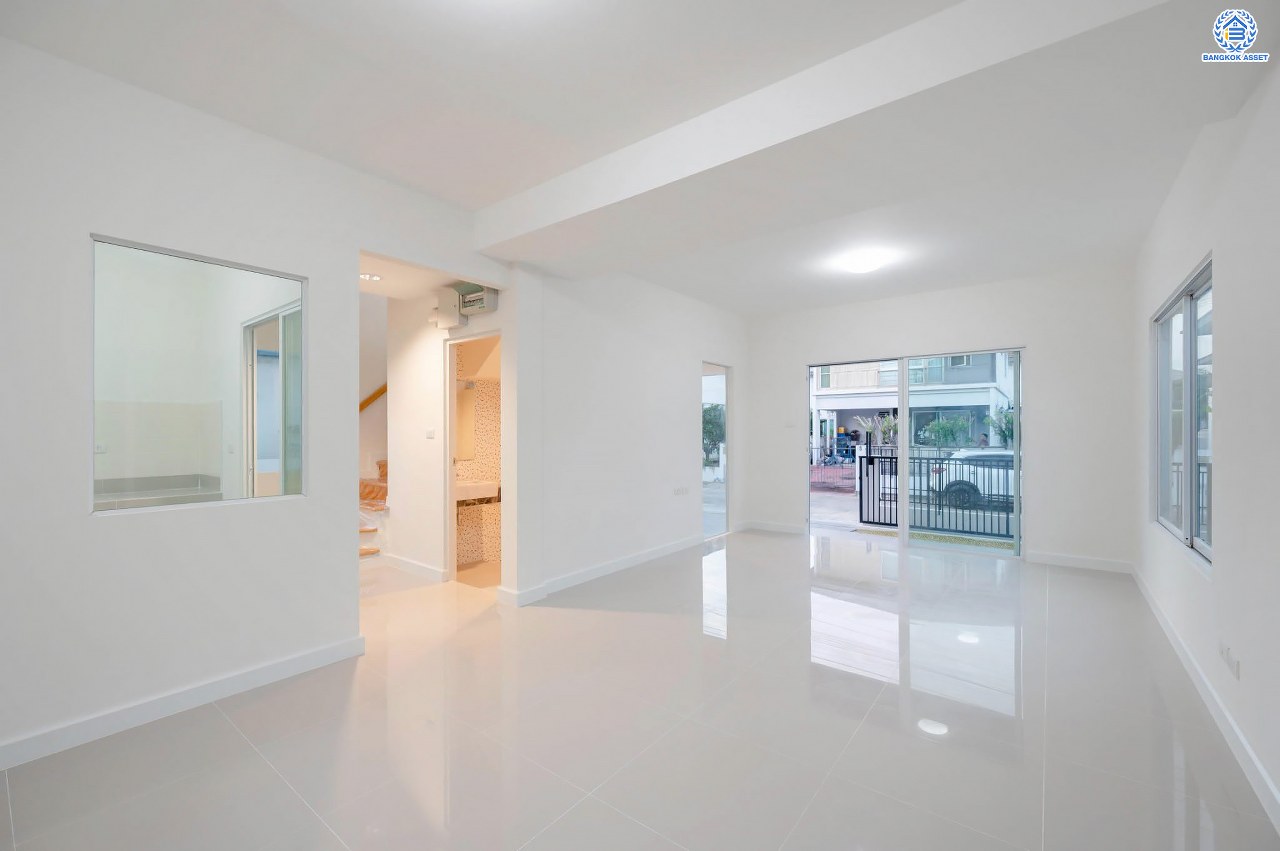 บ้านมือสองตกแต่งใหม่ สังคมคุณภาพแบรนด์ LH โครงการ อินนิซิโอ2 ปิ่นเกล้า-วงแหวน เนื้อที่ 50.3 ตร.ว. ฟังก์ชัน 3 ห้องนอน 2 ห้องน้ำ 1 ห้องอเนกประสงค์ จอดรถได้ 2 คัน บนทำเลศักยภาพ เดินทางสะดวก เชื่อมต่อทั้งปิ่นเกล้า-ศาลายา ใกล้เซ็นทรัลเวสต์เกต รถไฟฟ้าสายสีม่วง "สถานีตลาดบางใหญ่" และทางด่วน "กาญจนาภิเษก"...